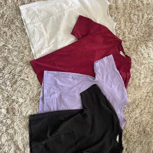 Oversized T-shirts - Oversized t-shirts i olika färger, i storlek M. Styckpris 40kr. Totalt 150kr