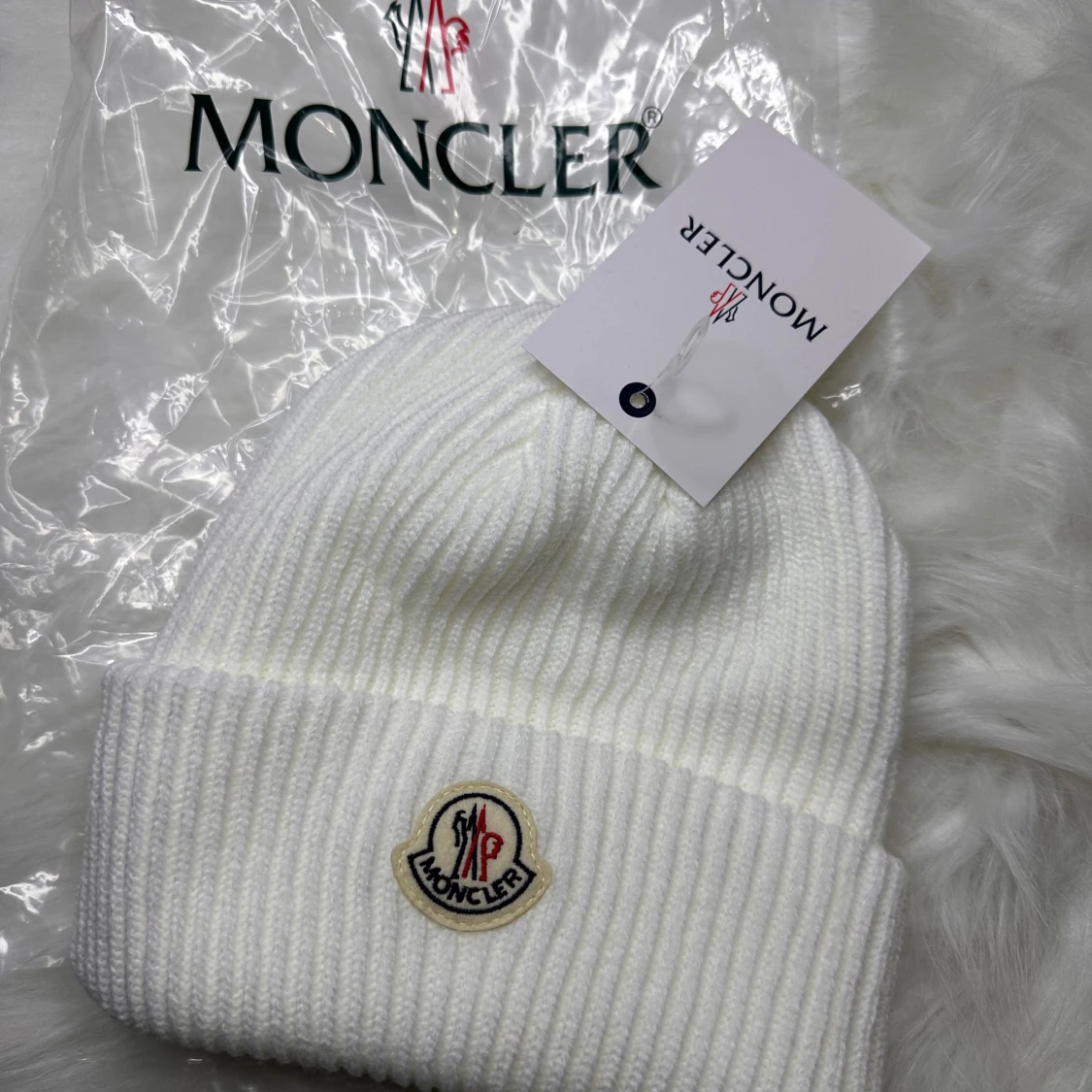 Vit ribbad mössa - 1