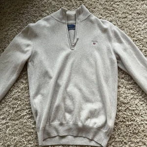 Halfzip från Gant - Halfzip tröja från Gant Storlek L, men passar även M