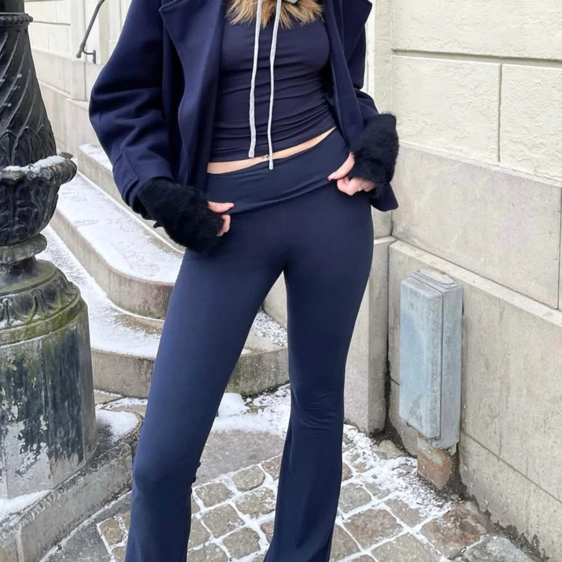Mörkblå yoga pants från Missay