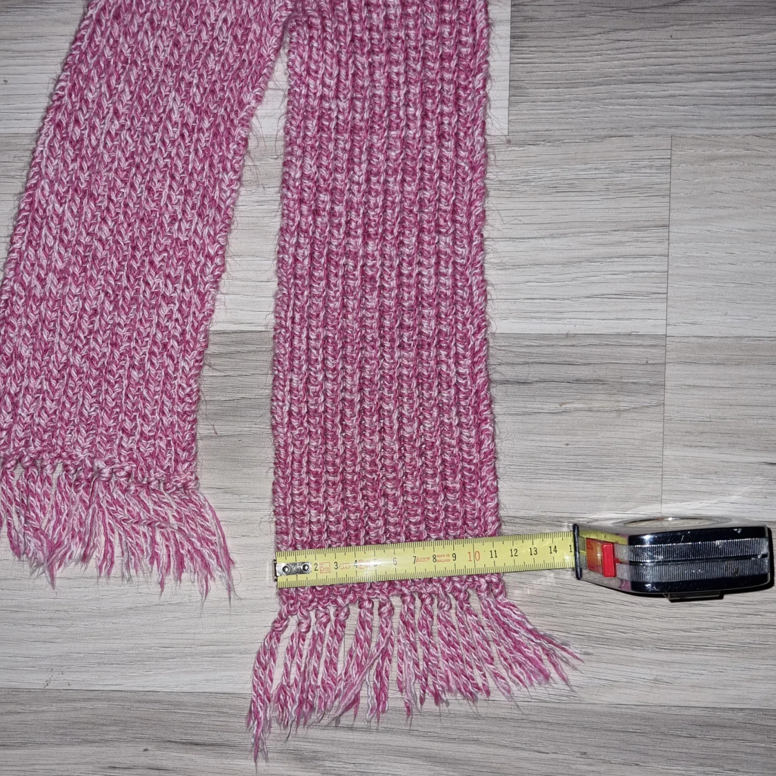 Rosa stickad halsduk - 1