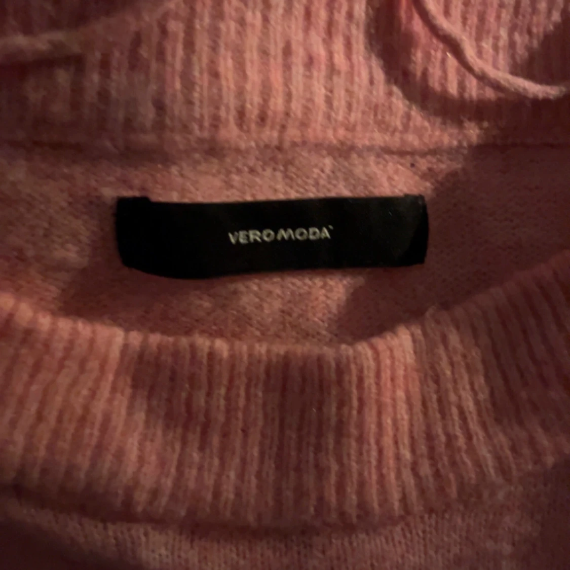 Rosa croppad tröja från Vero Moda - 1