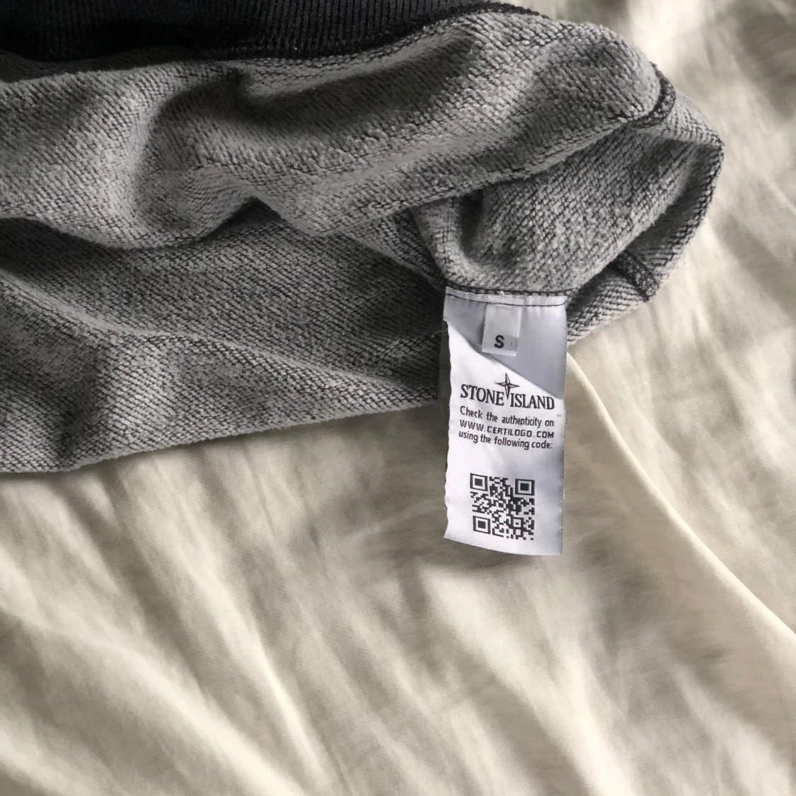 Grå sweatshirt från Stone Island - 2