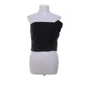 Svart topp - Söt enkel svart fest/sommar top. Älskar denna så mycket