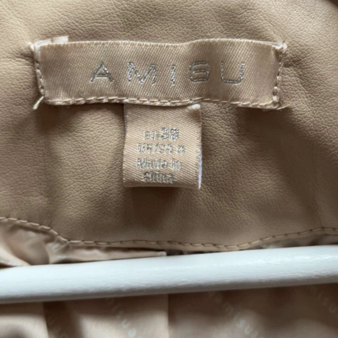 Beige kavaj från Amisu - 2