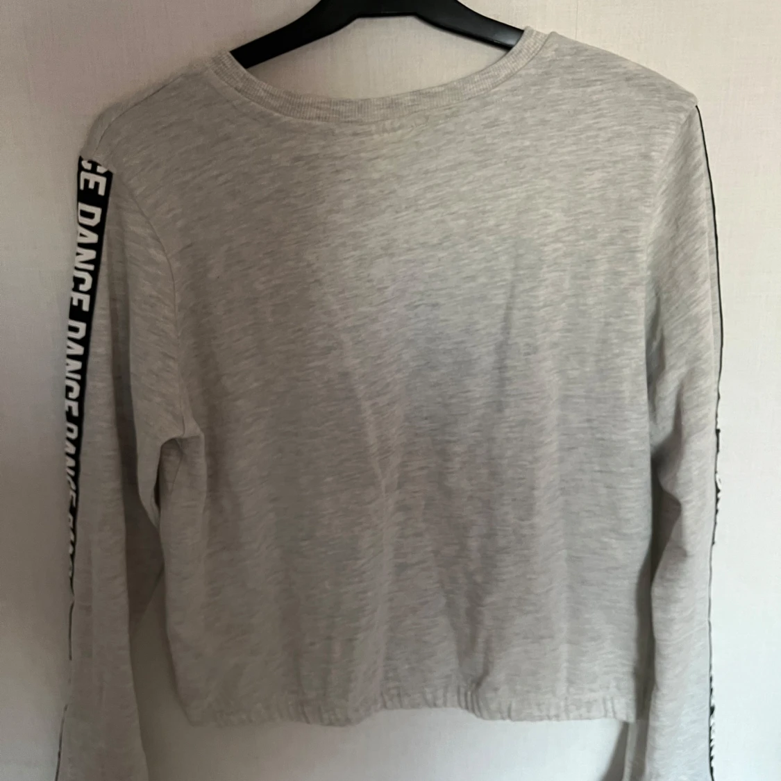 Grå långärmad tröja från KappAhl - 1