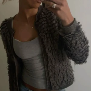 Grå stickad kofta! - Så snygg grå stickad kofta från 365 💕säljer då den inte kommer till användning 