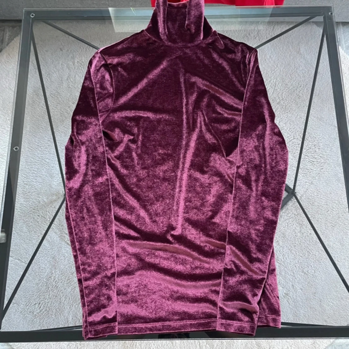 Vinröd sammetspolotröja från ASOS - 1