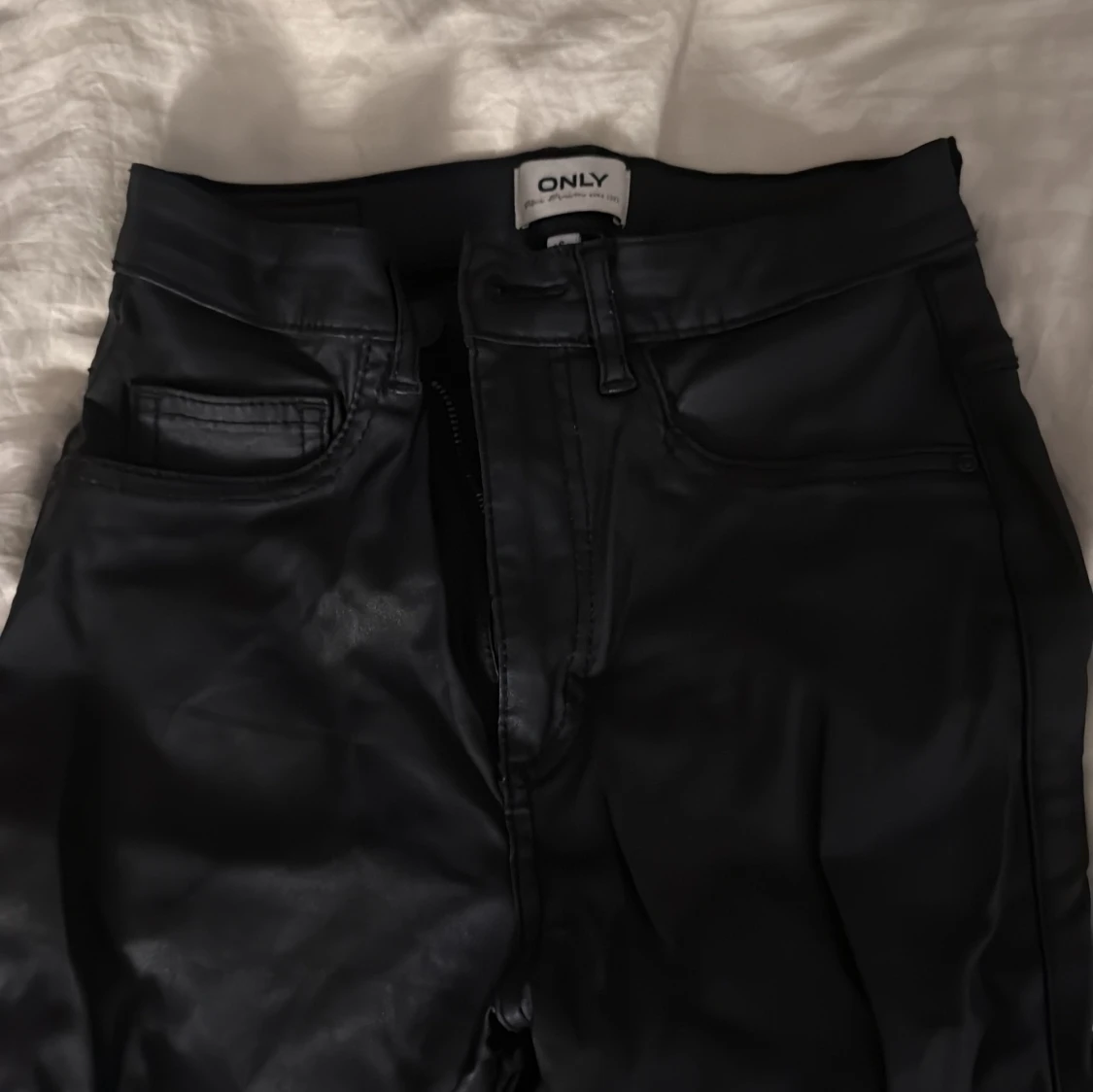 Svarta skinnbyxor  - 2