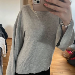 Grå stickad tröja - Fin tröja 