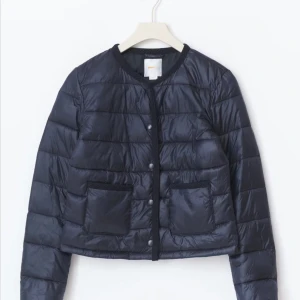 Quiltad jacka från Gina Tricot - Nästan helt ny jacka från Gina Young. Endast använd 1 gång. Helt utan defekter💕💕