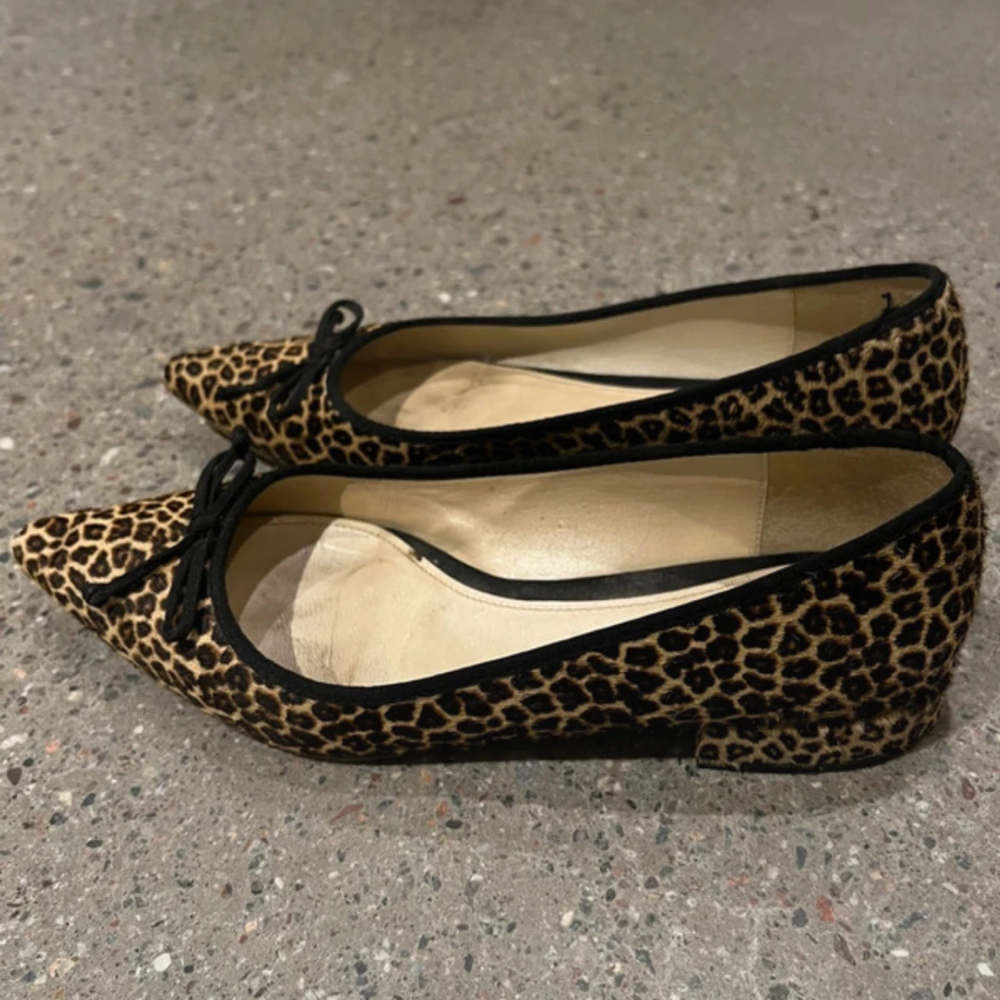 Leopardmönstrade ballerinaskor med spetsig tå - 2