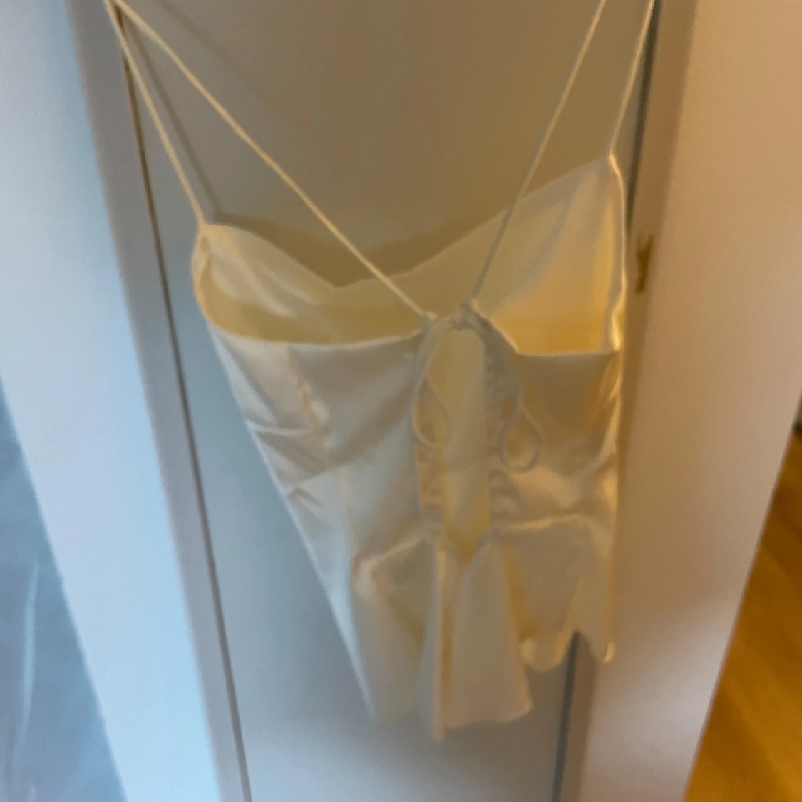 Champagnefärgad satin linnetopp - 1