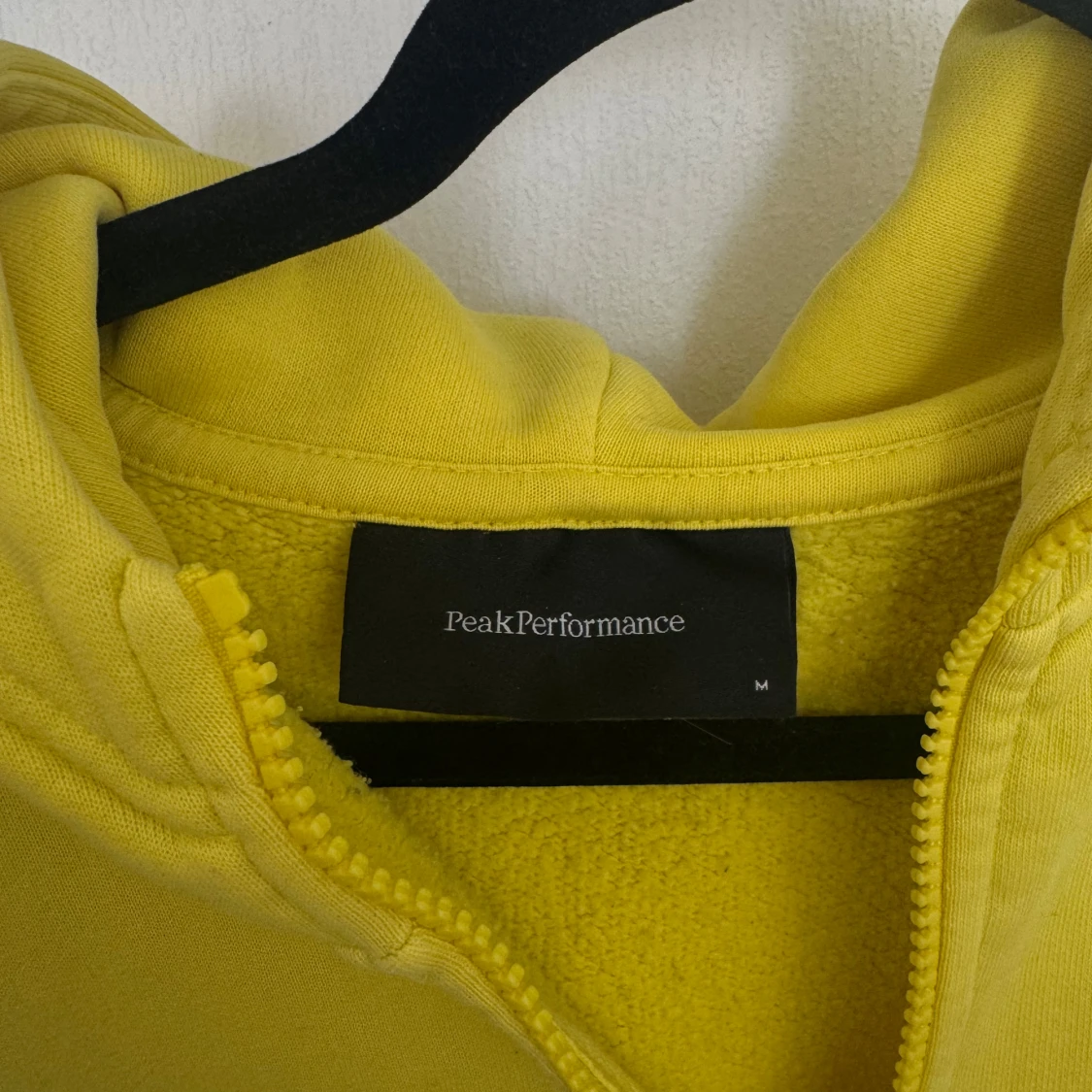 Neon hoodie från Peak Performance - 1