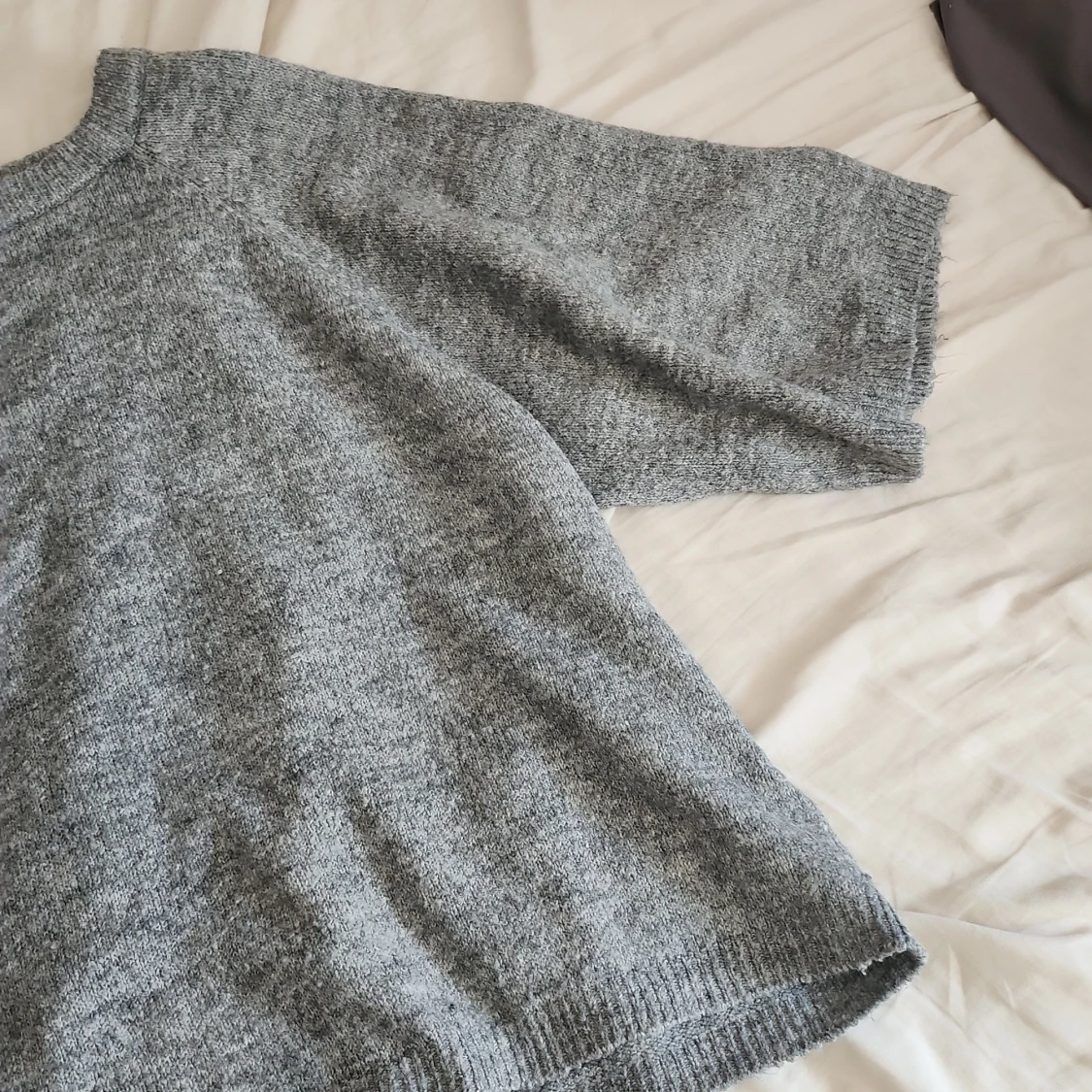 Grå stickad tröja från 157 - 4