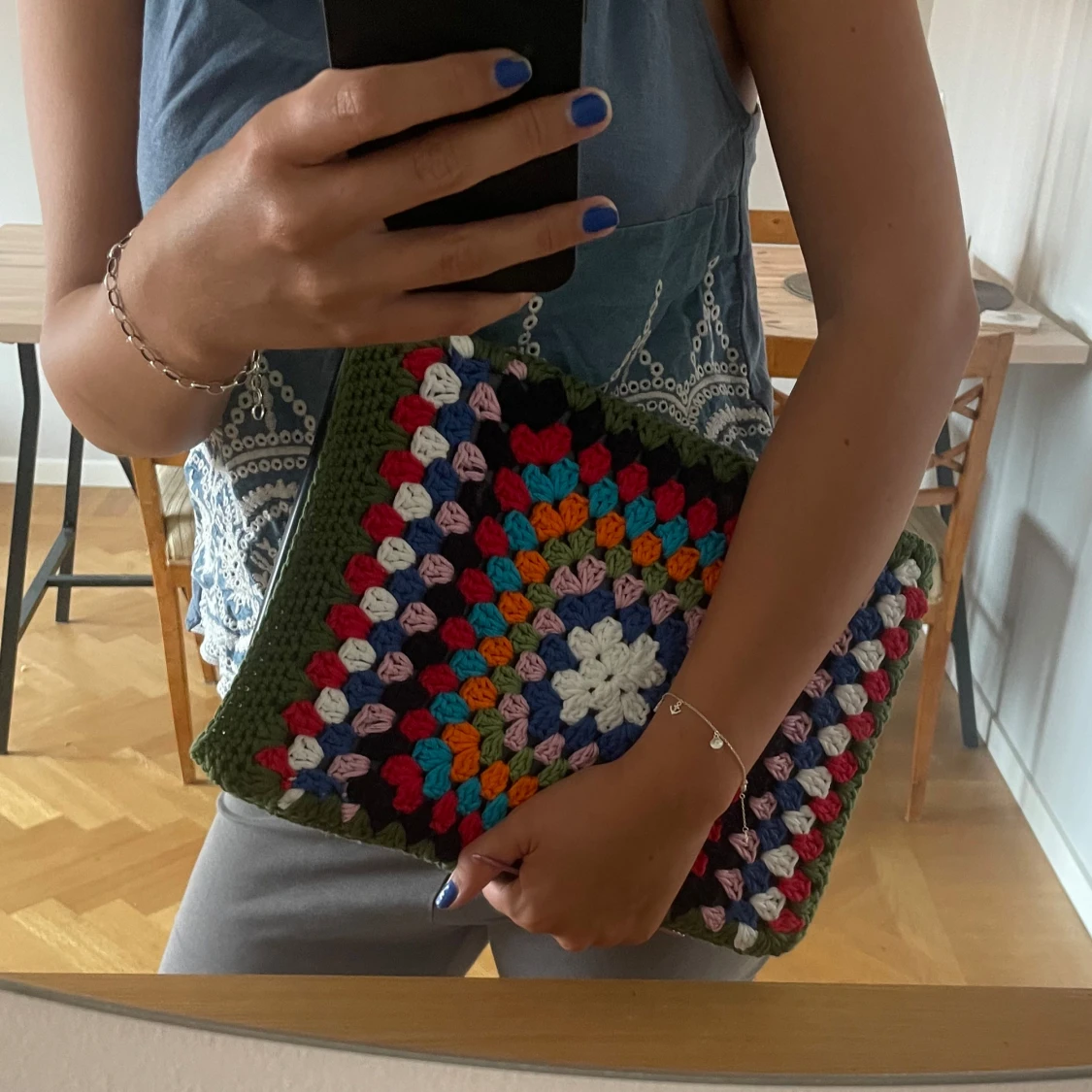 Färgglad virkad datorväska - 2