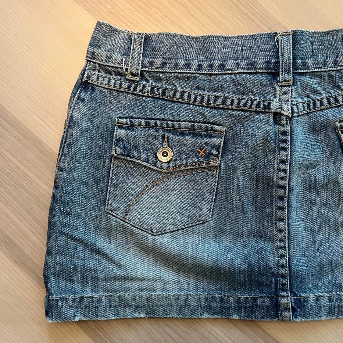 Blå jeanskjol från Stradivarius - 2
