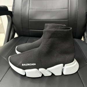 Skor - Nya, redo för användning till bra pris