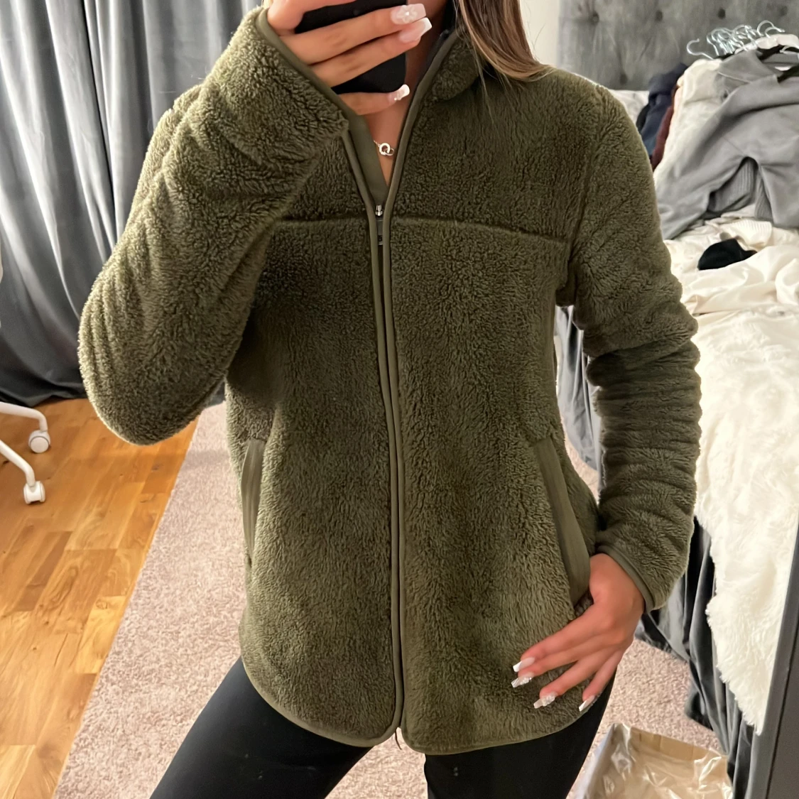Mysig teddyjacka i olivgrönt  - 1