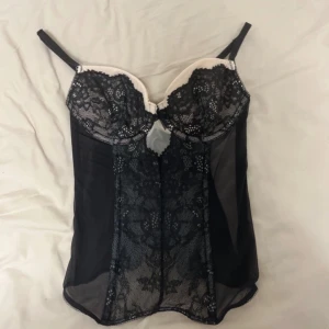 Victoria’s secret korsett - Fin Victorias secret corset som inte kommer till användning!