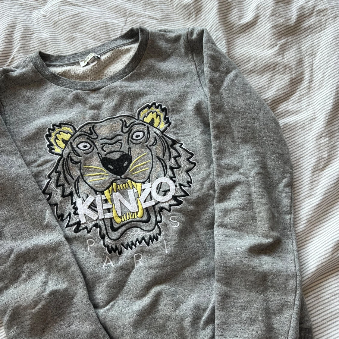 Grå Kenzo sweatshirt med tigertryck
