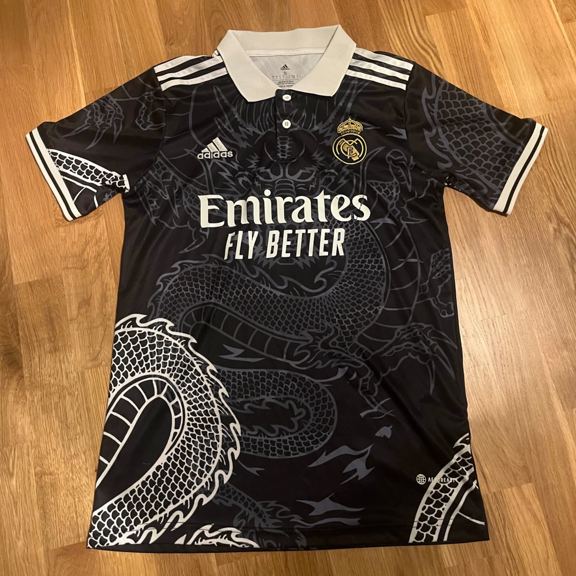 Real Madrid svart draktröja Adidas