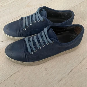 Lanvin - Lanvins i storlek 41 men passar även 42/43. Kan gå ner i pris vid snabb affär. 