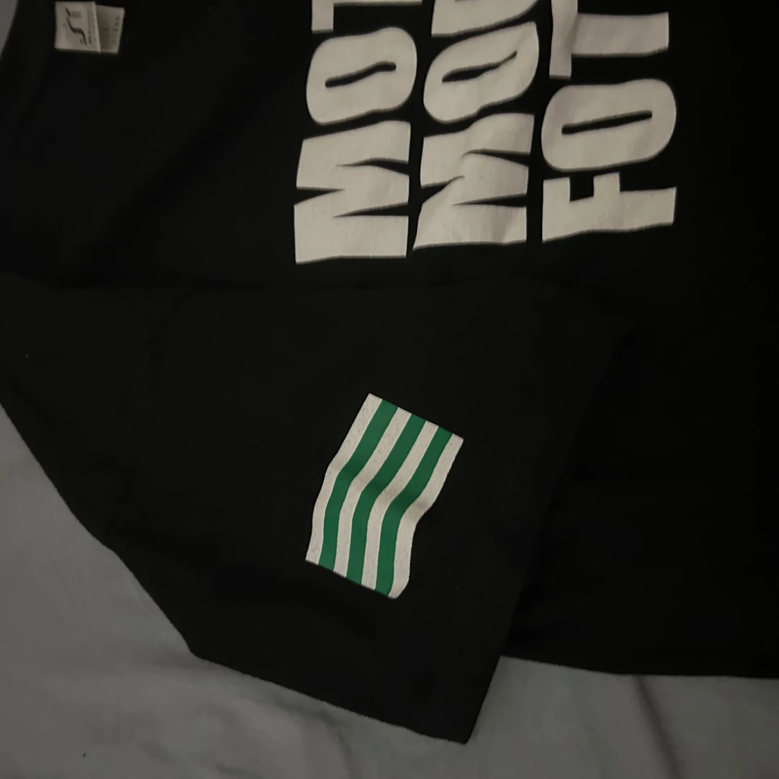 Svart t-shirt Mot Den Moderna Fotbollen - 3