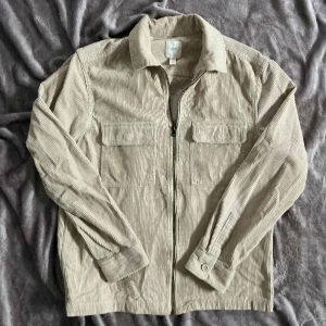 Overshirt från HM - Overshirt från HM, storlek S men kan även passa M.