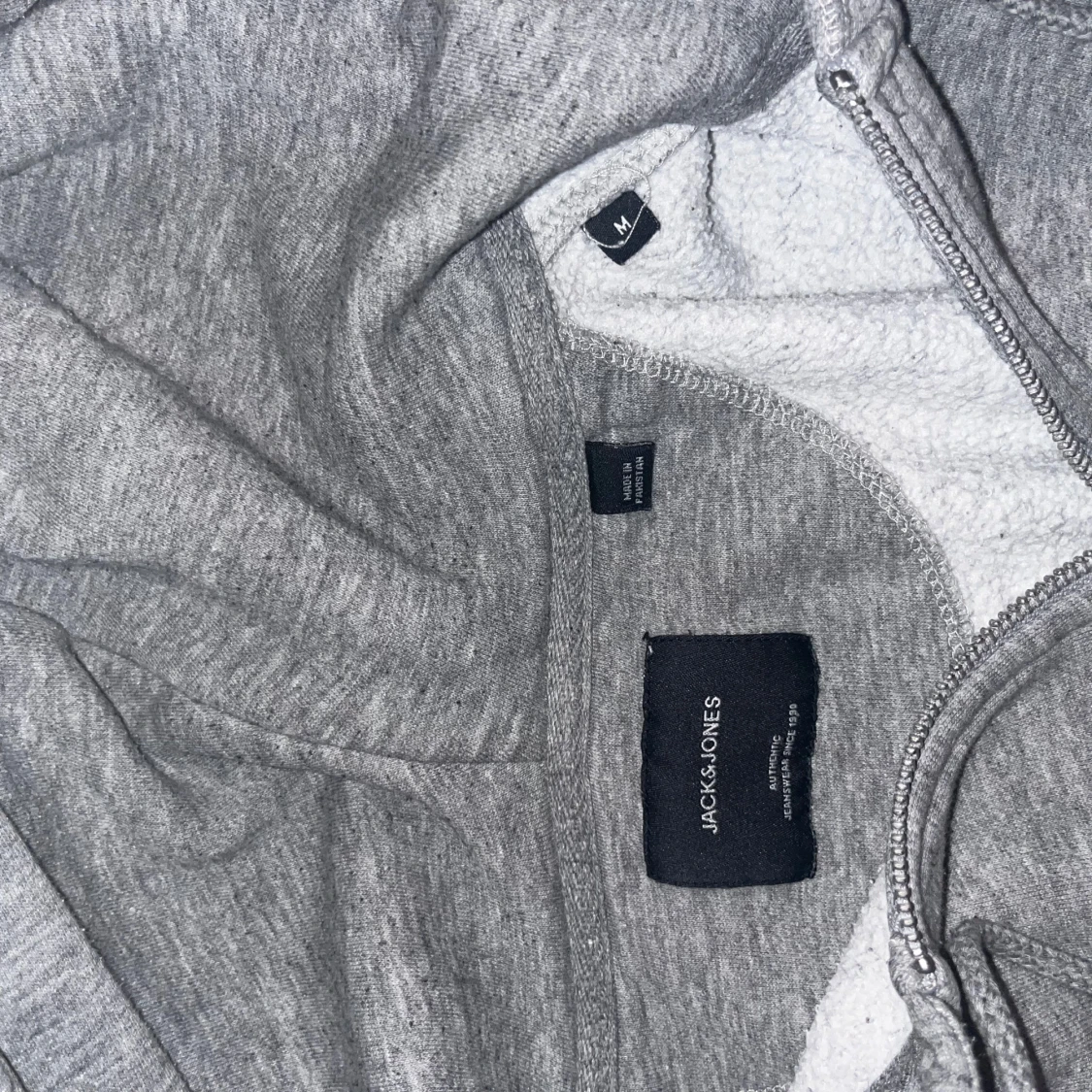 Grå hoodie från Jack & Jones - 1