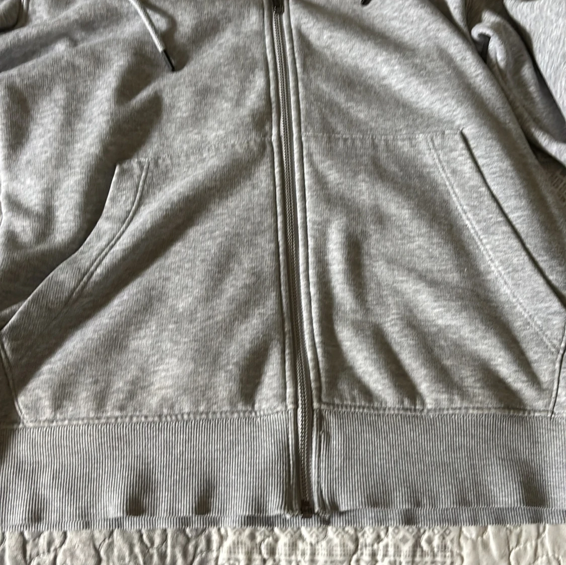 Grå hoodie med dragkedja Jack & Jones - 2