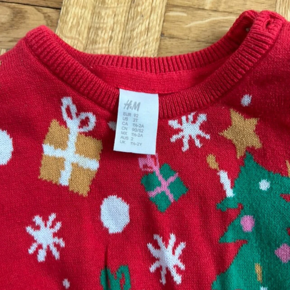 Röd jultröja med tomte från H&M - 1