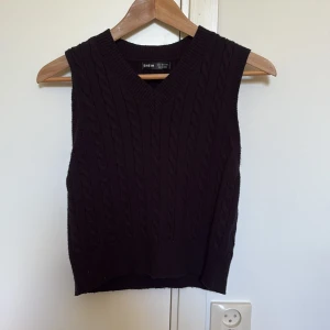 Stickad väst - Tight stickad väst från shein. Inga defekter 