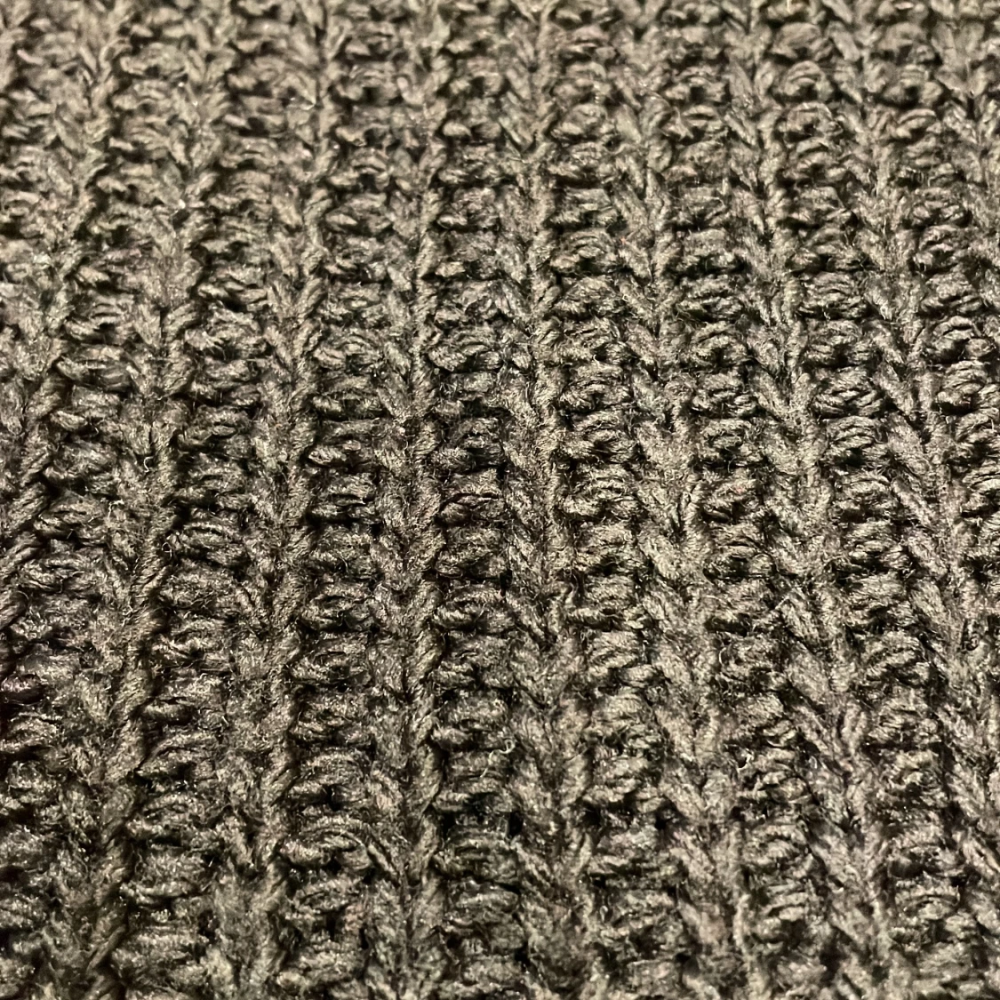 Svart stickad tröja med grov struktur i S - 3