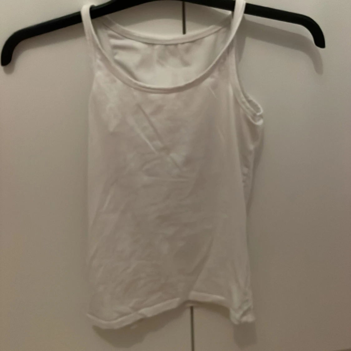 Vit enkel linnetopp i bomull M