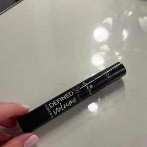 Mascara - Helt oanvänd volym mascara från essence