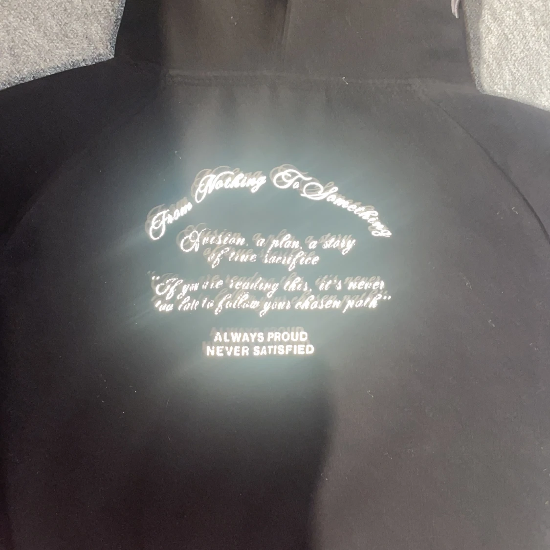 Svart hoodie från Hoodrich med tryck - 3