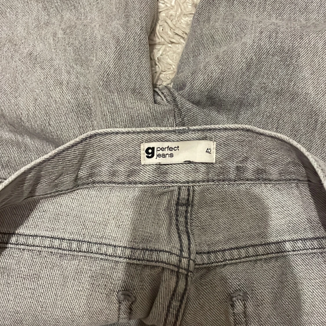 Grå jeans från Perfect Jeans - 2