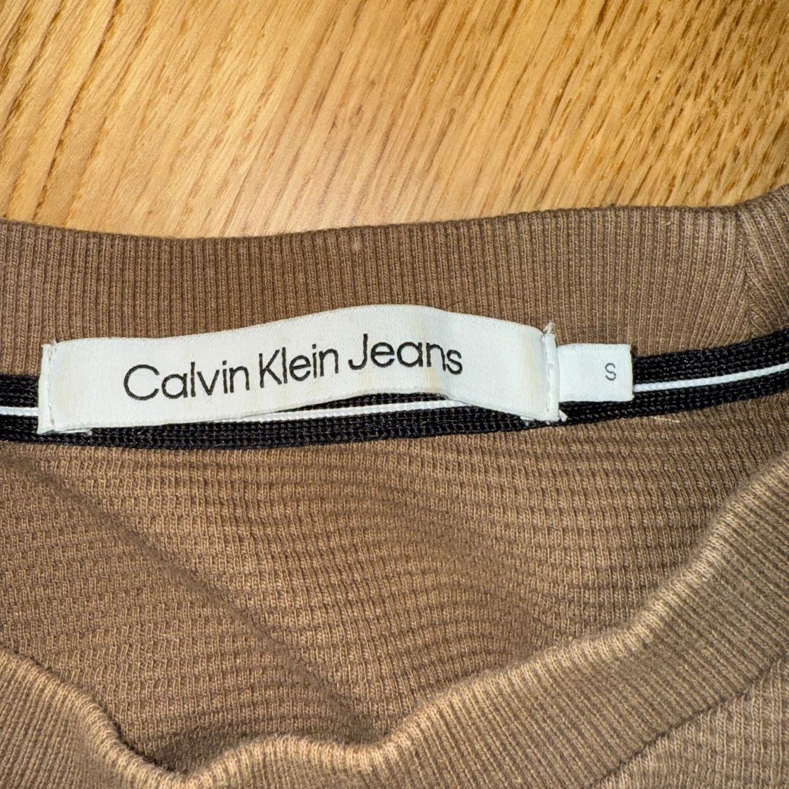 Brun långärmad tröja från Calvin Klein Jeans - 2