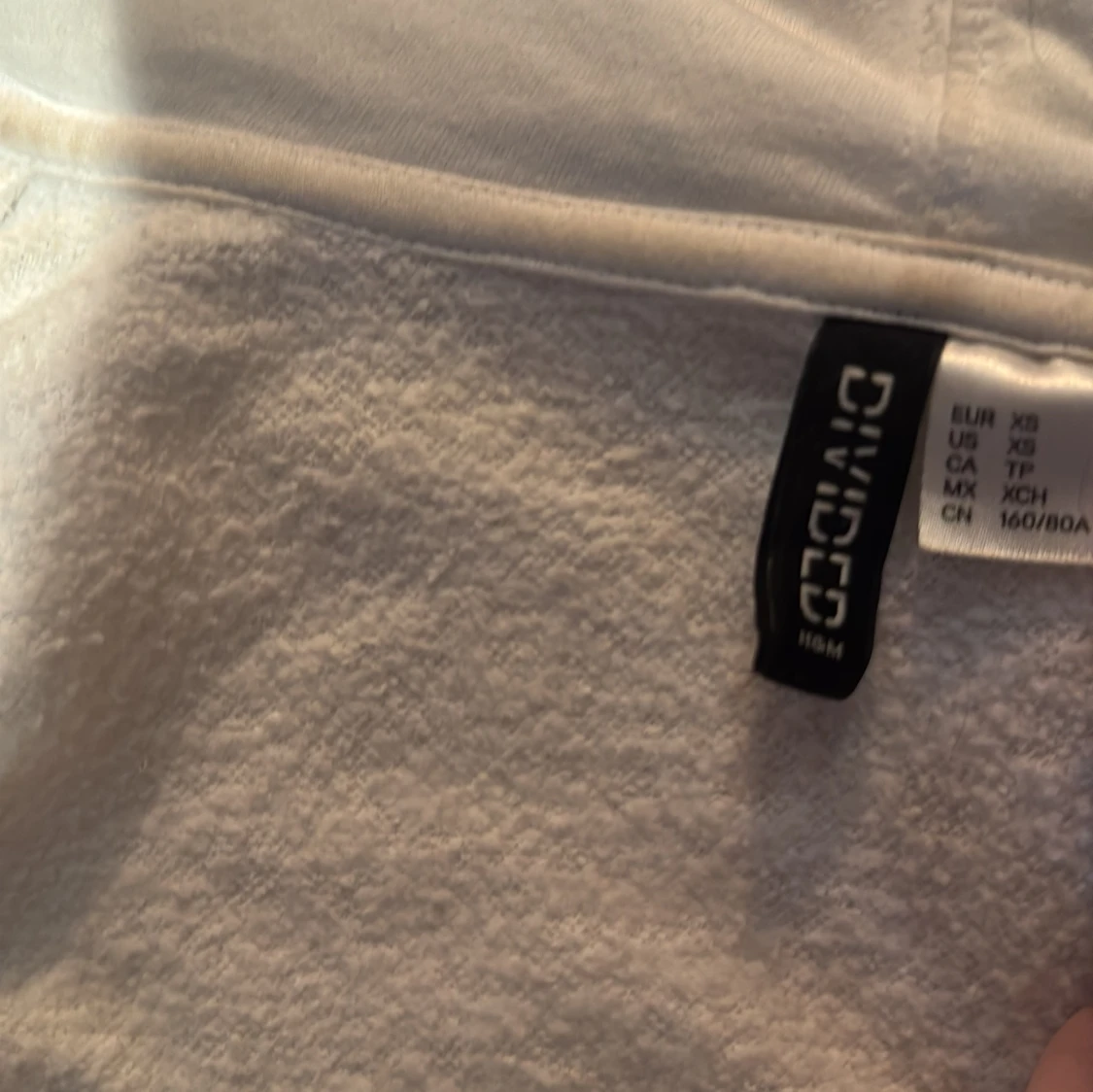 Croppad vit ziphoodie från hm - 2