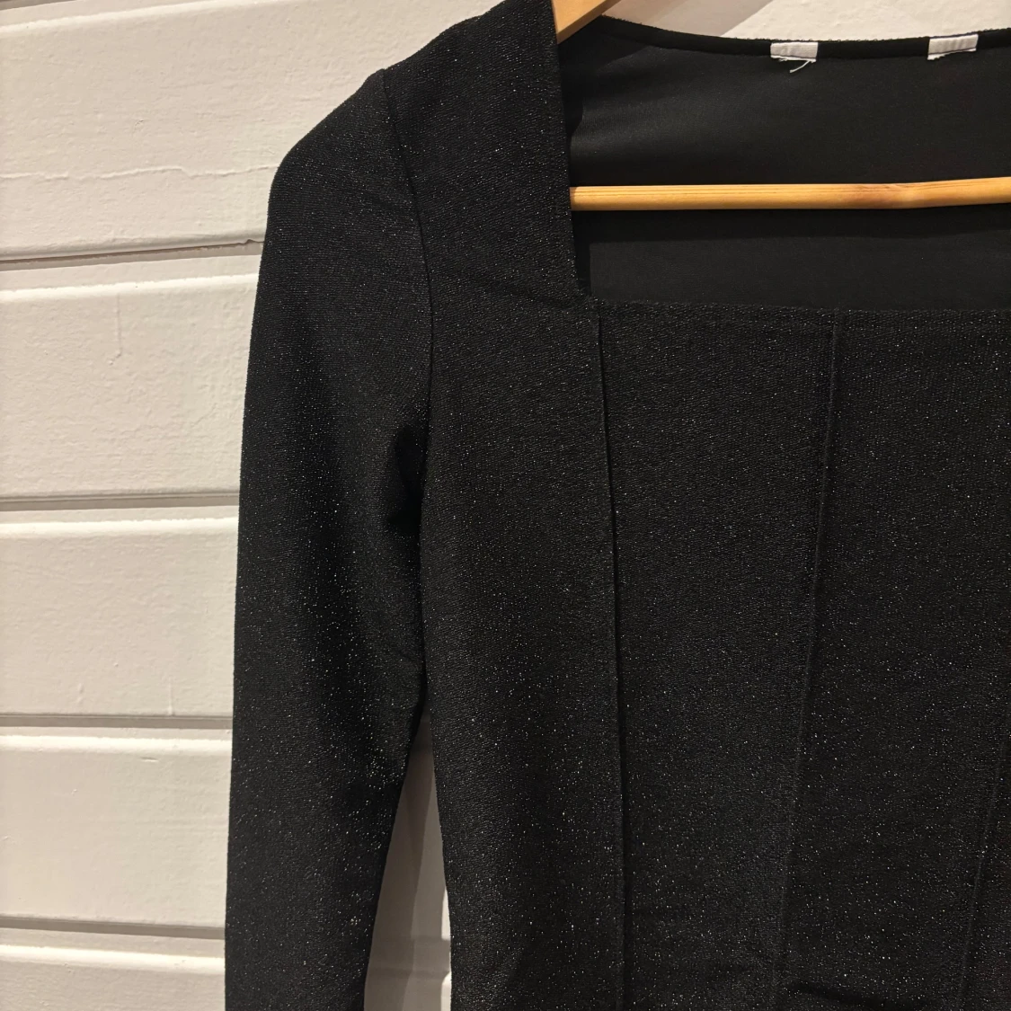 Svart glittrig topp<3 - 1