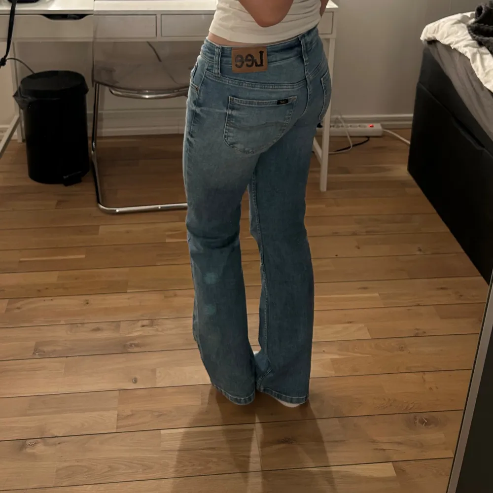 Intressekoll på mina jeans från lee i modellen jessica. Farkut & Housut.