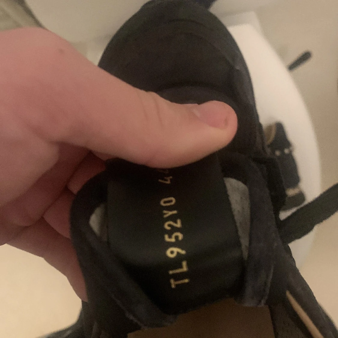 Svarta sneakers med nitar från valentino - 2