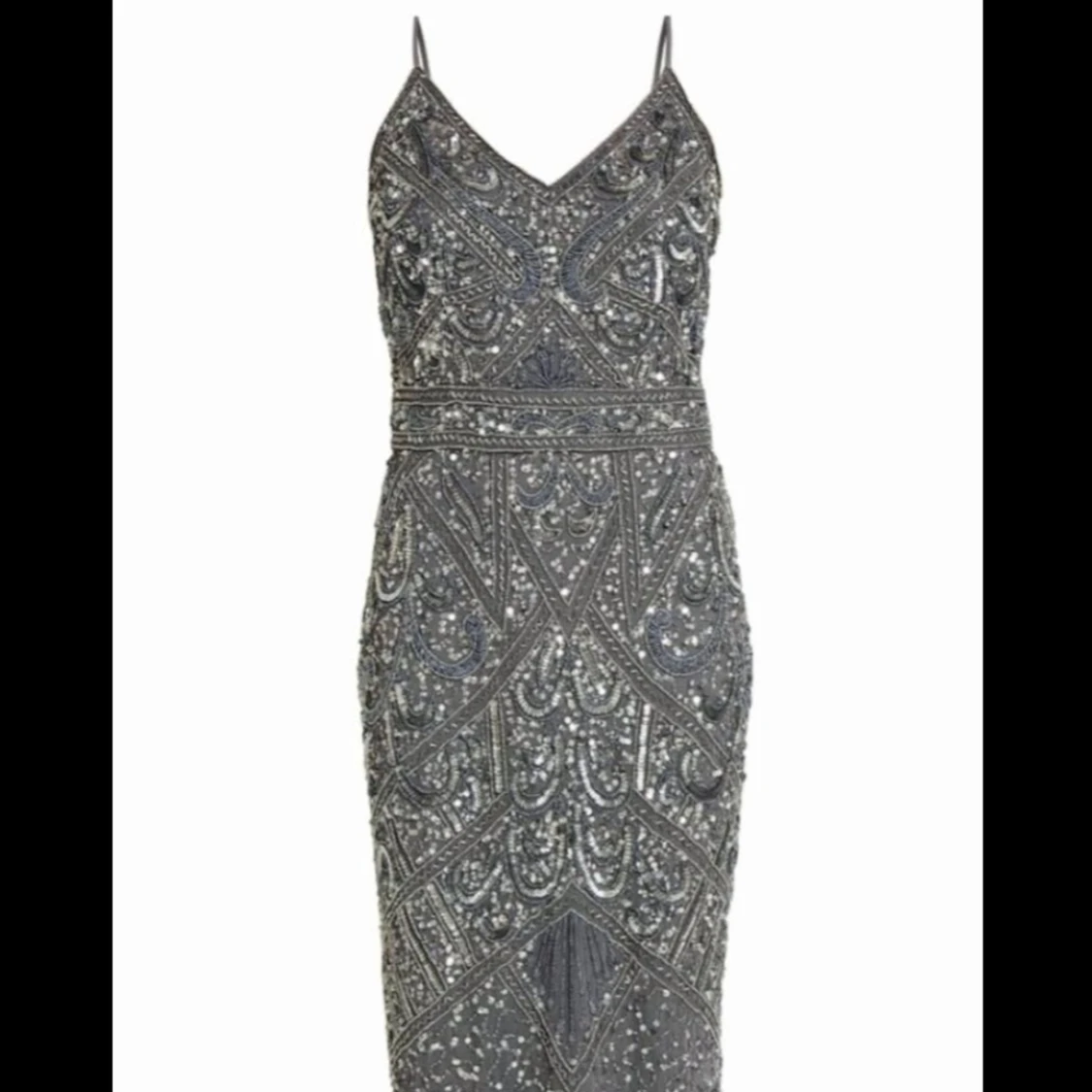 Glittrig långklänning med paljetter - 2