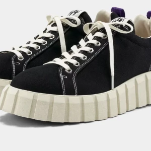 Svarta EYTYS Odessa - Svarta EYTYS Odessa som endast är använda ett fåtal gånger 