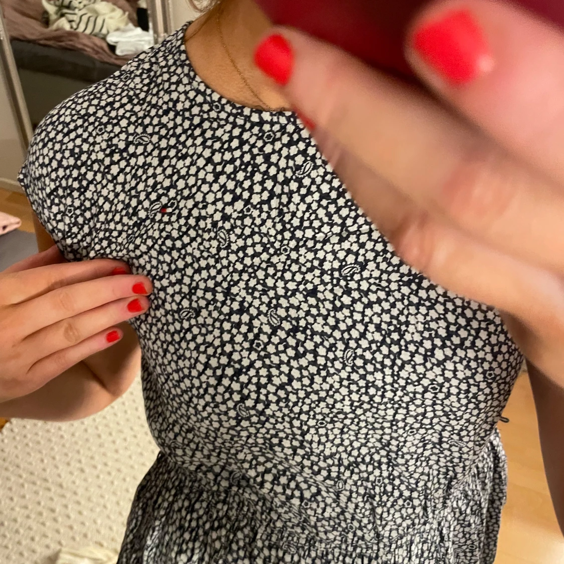 Blommig kortklänning - 1