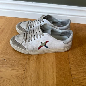 Två par axel arigatos - Två par axel arigatos | 850:- för båda | 500:-/st| skriv gärna vid frågor🙌