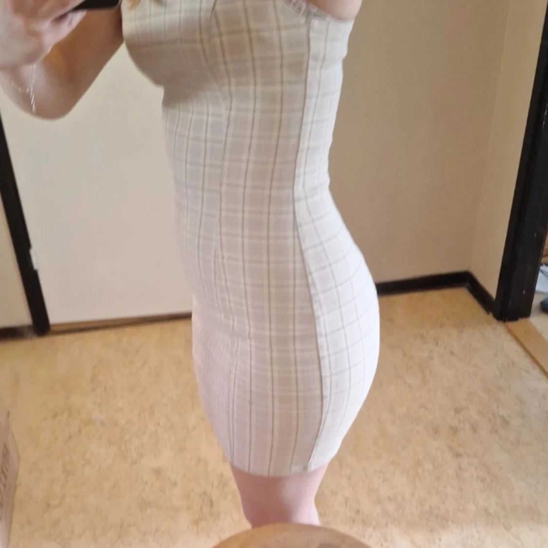 Krämvit kort klänning - 2