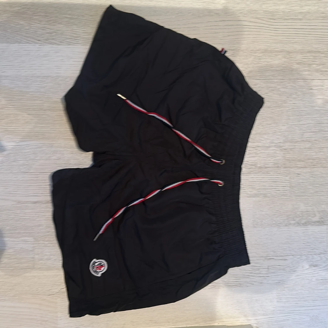 Svarta Moncler shorts med snörning(aldrig använda)