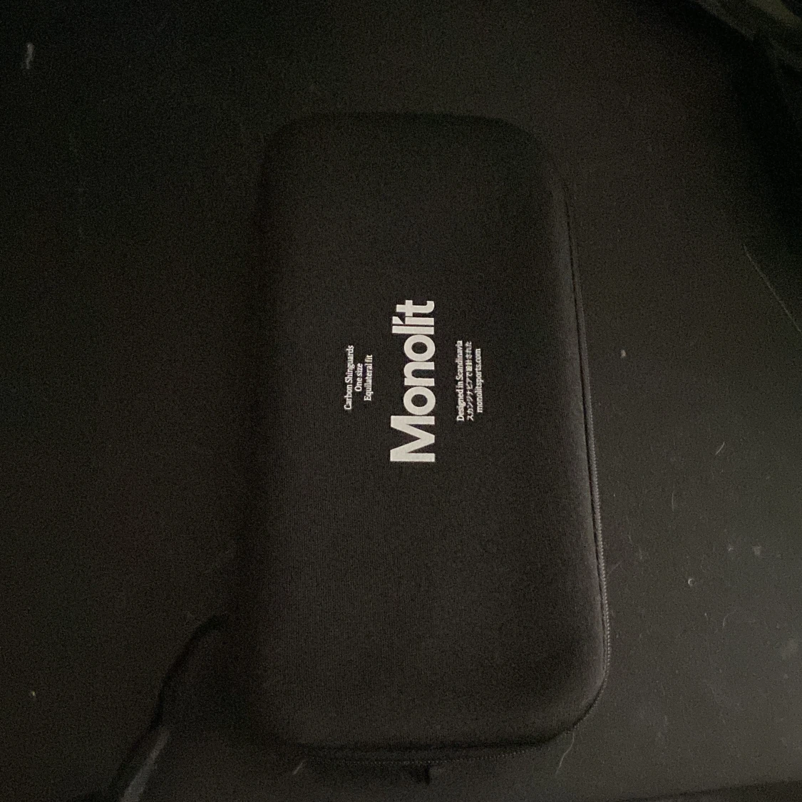 Monolit benskydd i kolfiber - 3